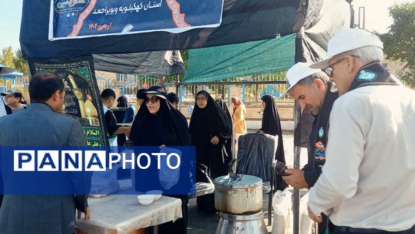 خدمت‌رسانی موکب سازمان دانش‌آموزی کهگیلویه و بویراحمد در پیاده‌روی جاماندگان اربعین