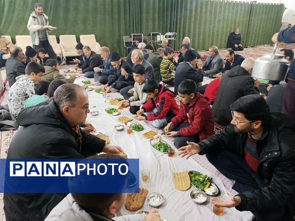 سفره های افطار ساده در کاشمر