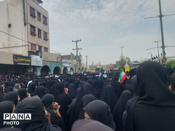 بدرقه ۱۶۸ دانش‌آموز شهید در عزای عمومی هرمزگان