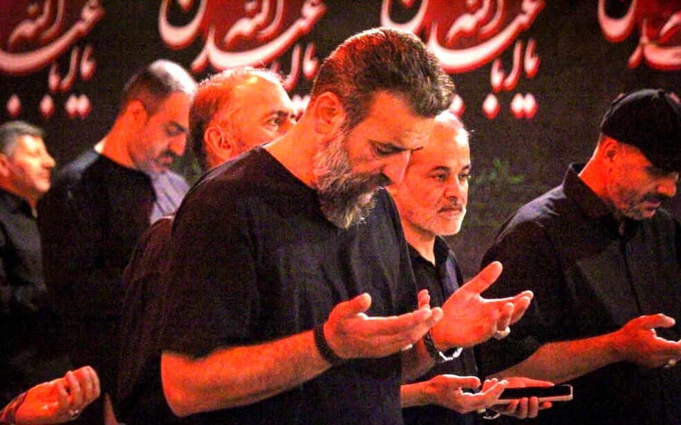 حضور مردم کرج در تجمع شبانه با مراسم عزاداری در شب دوم محرم