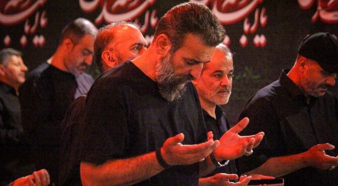 حضور مردم کرج در تجمع شبانه با مراسم عزاداری در شب دوم محرم