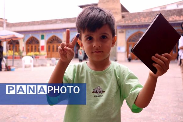 حضور پرشور مردم گلستان پای صندوق‌های رأی