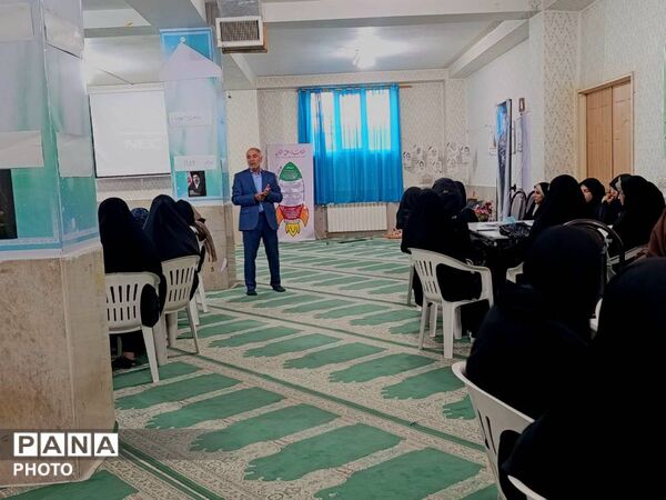  پاتوق دختران نوجوان مبارز شهرستان سملقان فضایی پر از عشق و دوستی و آگاهی