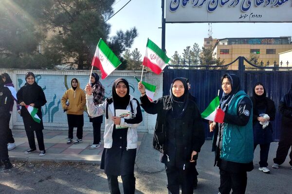 طنین غیرت و بیداری نسل نو در برابر استکبار