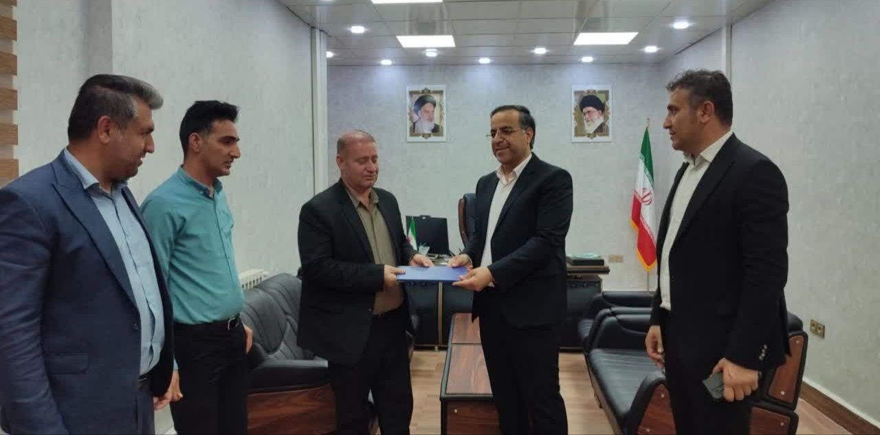 تجلیل فرماندار معمولان از شهردار این شهرستان