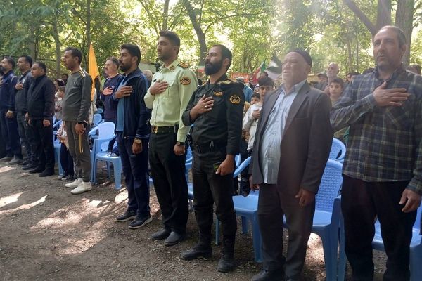پیادروی خانوادگی در روستای مارکده سامان