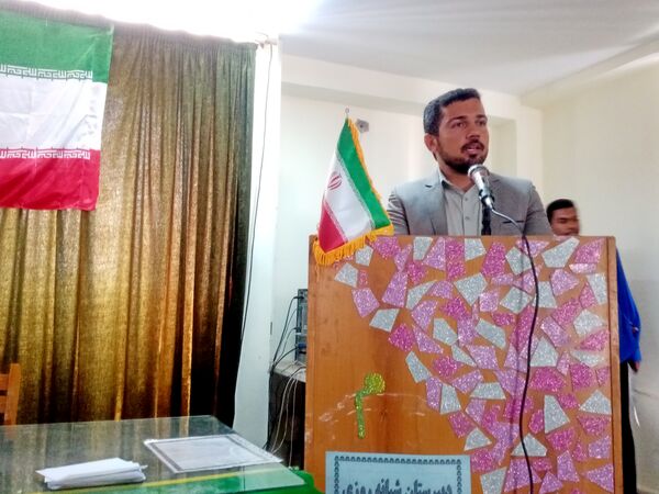 جشن تقدیر از دانش‌آموزان برتر دبیرستان علی‌سایانی فین