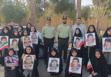 هدیه‌هایی از جنس عشق و قدردانی؛ دانش‌آموزان مهمان حافظان امنیت