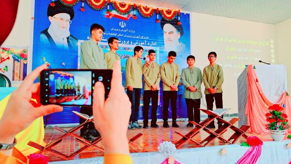 تجلیل از دانش‌آموزان نخبه مسابقات قرآن، عترت و نماز و تربیت‌بدنی