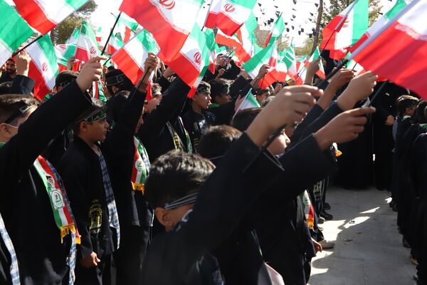 فریاد استکبار ستیزی از ورامین طنین انداز شد