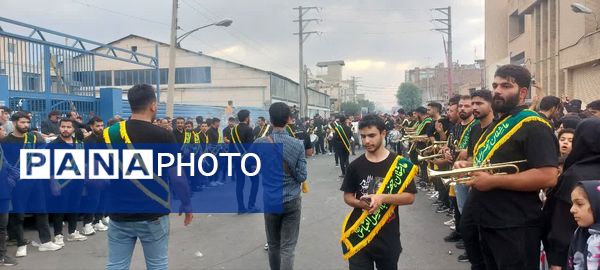 استقبال عزاداران حسینی از کاروان نمادین اسرای کربلا در قم