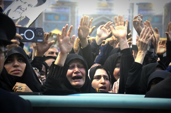 زیارت شهدای جمهور در حرم مطهر رضوی