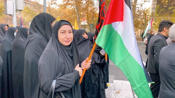 شکوه حضور فرهنگیان مناطق تهران در تشییع شهید گمنام