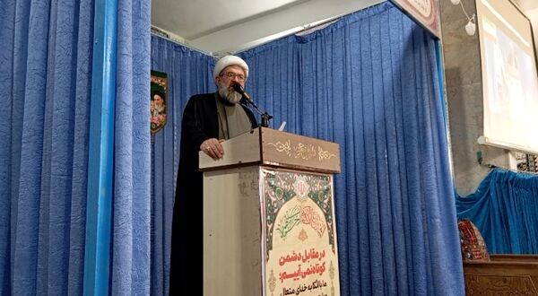 نماز جمعه‌ای که در آن شعار «مرگ بر آمریکا» طنین‌انداز شد