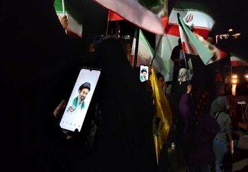 جمهوری اسلامی ایران  پیروز است