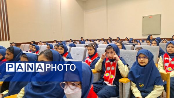 فریاد آزادی و همبستگی در دبستان آرمینه مصلی‌نژاد