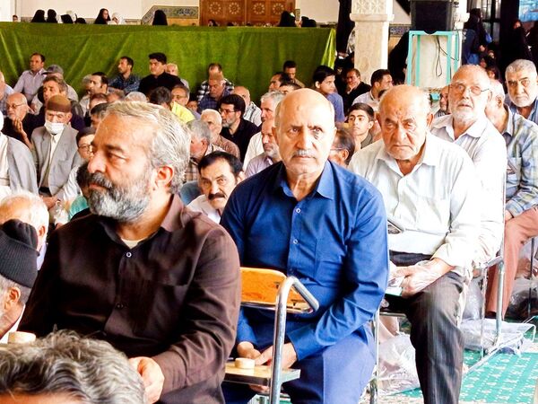 نماز جمعه ای با رنگ خون شهید در کاشمر