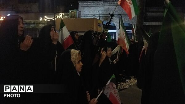 پنجاه و هشتمین شب از ایستادگی مردم در خیابان های نیشابور