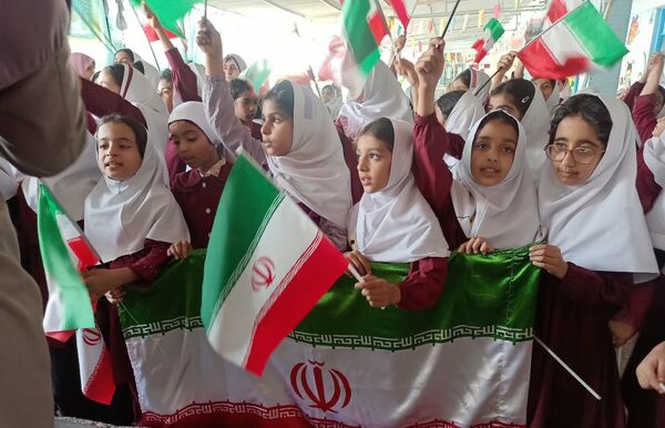 زنگ انقلاب در مدرسه شهید ابراهیم تنیده ناحیه یک بندرعباس به صدا در آمد