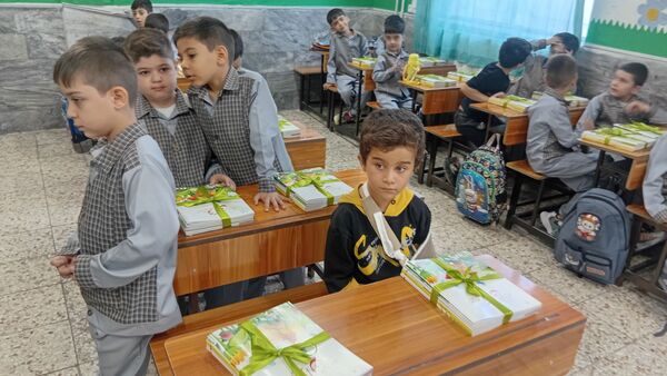 آغاز سال تحصیلی با جشن شکوفه‌ها در دبستان دکتر علی شریعتی 