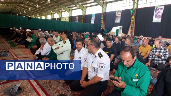 حضور زائران پیاده در جاده غدیر مشهد به نیشابور