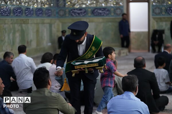 آیین غبارروبی حرم حضرت معصومه(س) با حضور اصحاب رسانه