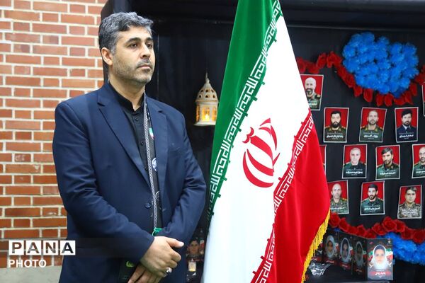 همایش سوگواری ۱۵۰۰ نفری دانش‌آموزی «باید برخاست» در آذربایجان شرقی