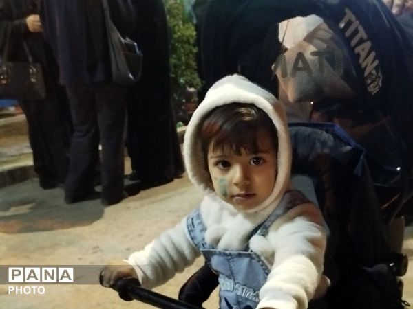پیمان دوباره با رهبری با نوای رسای مهدی رسولی در آیین تجدید بیعت 