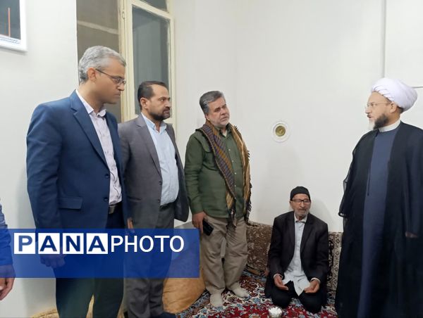 دیدار با خانواده شهدا در خلیل آباد