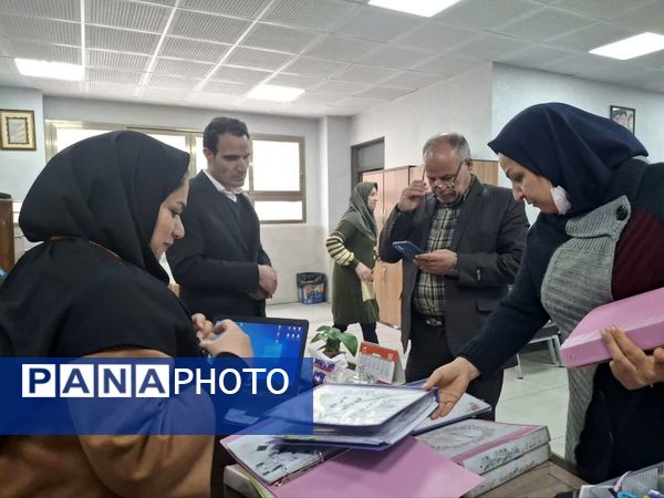 بازدید رئیس آموزش‌ و پرورش ناحیه ۲ از دبیرستان رحمت آیین یک