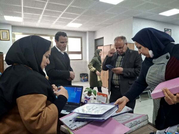 بازدید رئیس آموزش‌ و پرورش ناحیه ۲ از دبیرستان رحمت آیین یک