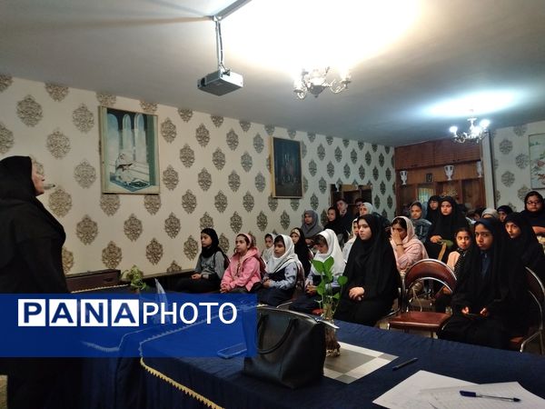 آموزش مقدماتی خبرنگاری در کانون ١۵ خرداد ناحیه ٣ آغاز شد