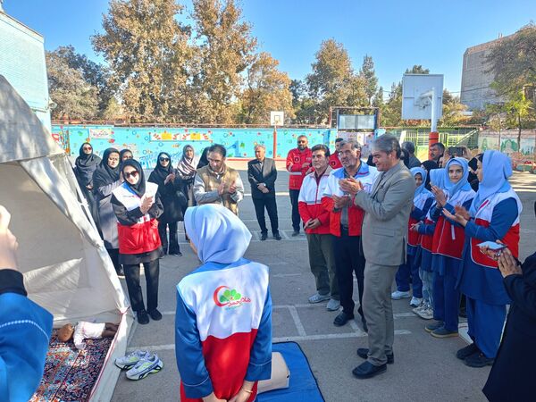  افتتاحیه پارک سلامت و آغاز به کار سفیران محیط یار  دبستان بنت الهدی صدر