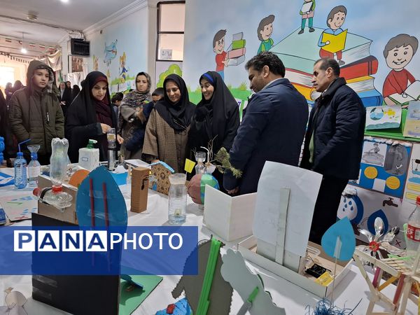 نمایشگاه دست سازه‌های دانش‌آموزان در دبستان هیأت امنایی ملاصدرا 