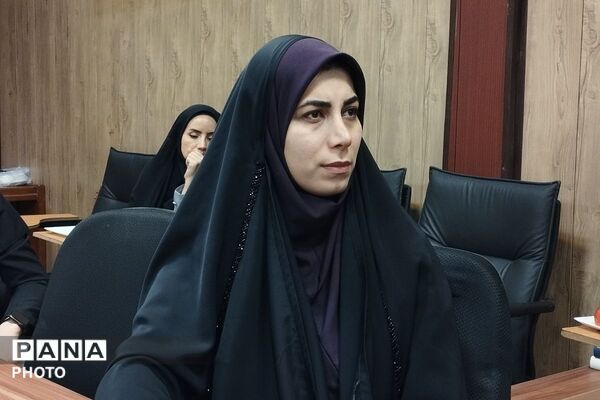 بزرگداشت هفته معلم و تقدیر از خدمات ارزنده مشاوران در بهارستان‌دو