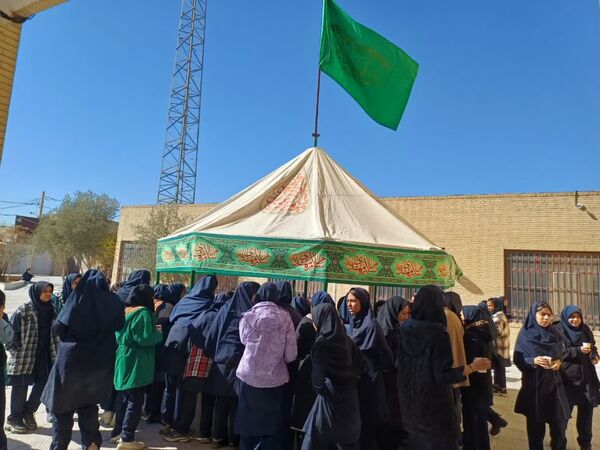 برپایی موکب حضرت فاطمه(س) در دبیرستان ام هانی