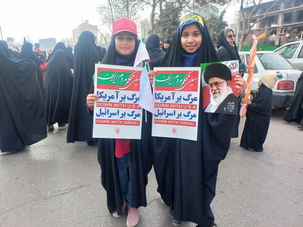 نسل فردا در مسیر انقلاب