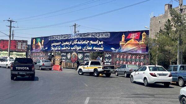 بازآفرینی مسیر عشق؛ جاماندگان اربعین در شبیه‌سازی مواکب نجف تا کربلا گردهم آمدند‌.