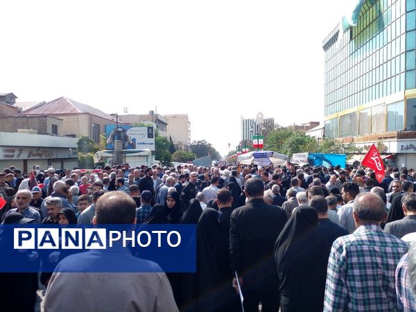 تشیع پیکر مطهر شهید عباس نیلفروشان با حضور پر شور مردم