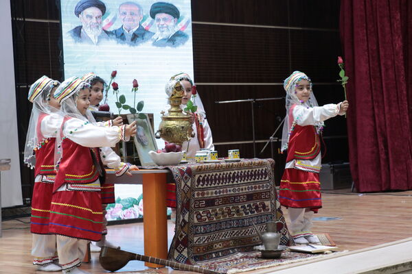 جشنواره علمی و ادبی شهریارخوانی دانش‌آموزی در تبریز
