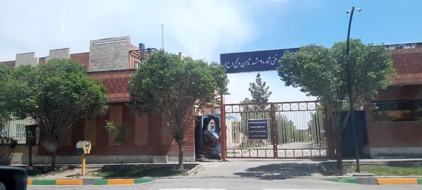 مشهد در میزبانی از فرزند شهیدش سیاه پوش شد