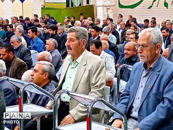 نماز جماعت همزمان با شهادت امام صادق(ع)