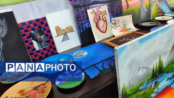 نمایشگاه هنری دانش آموزان در دبیرستان مهردخت 