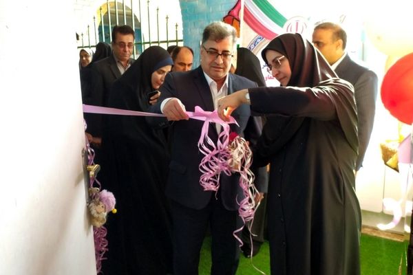 کلاس انعطاف‌پذیر و آزمایشگاه مدرسه‌ای در گناوه به بهره‌برداری رسید

