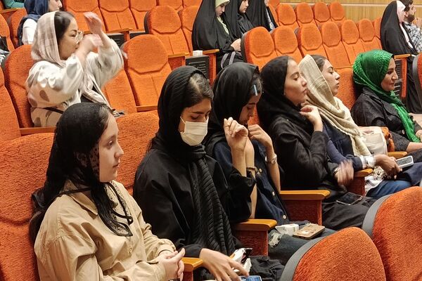 برگزاری نشست صمیمانه هنرمندان و فعالان عرصه رسانه در شهرستان ملارد