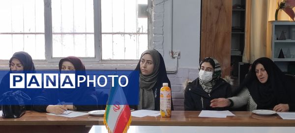 برگزاری کارگاه هدایت تحصیلی پایه نهم در دبیرستان فرزانگان شیروان