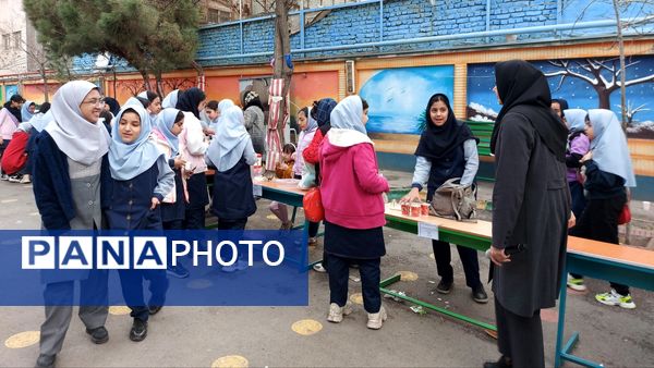  بازارچه کسب و کار دانش‌آموزی در دبستان دخترانه فرهنگیان ۲ 