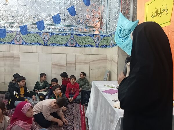 اجرای برنامه هایی زیبا و شاد برای کودکان در شهرستان کاشمر 