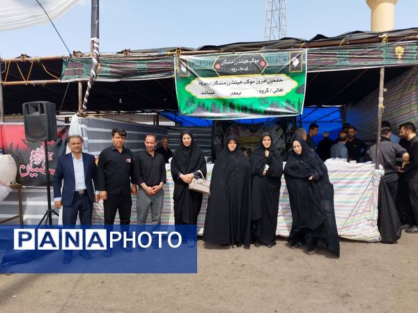 خدمت‌رسانی فرهنگیان و دانش‌آموزان پیشتاز زنجانی در موکب هیات رزمندگان ایجرود