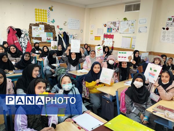 تجدید میثاق دانش‌آموزان منطقه پردیس با مقام معظم رهبری در یوم الله نهم دی‌ماه 